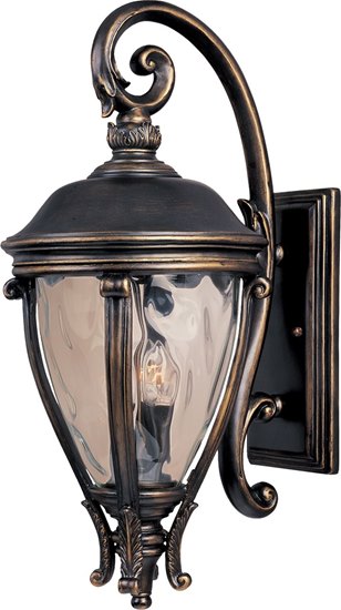 Foto para 60W Camden VX 3-Light Outdoor Wall Lantern GO Water Glass Glass CA Incandescent 13"x29" 