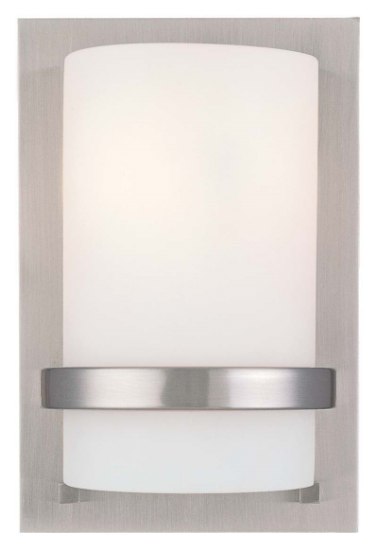 Foto para 100w SW 1 Light Wall Sconce Brushed Nickel Etched White Glass