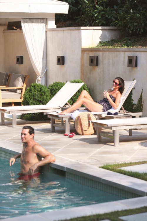 Foto para 7.5w Outdoor Luna LED Etched Glass Lens Bronze Medium Wall Mount