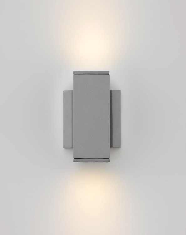 Foto para 8w Outdoor Kore LED Etched Lens Titanium Medium Wall Mount