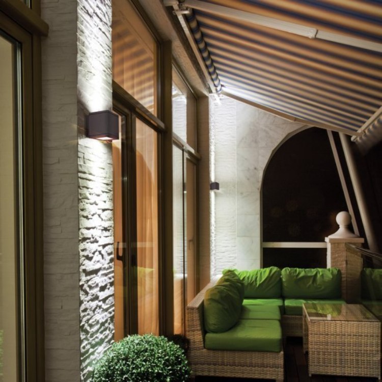 Foto para 32w 1070lm 30K 5" Rubix Outdoor Double Light LED WW Bronze Wall Sconce