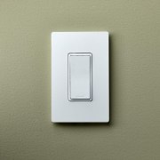 Foto para radiant White Smart Wi-Fi Enabled Single-Pole/3-Way Rocker Light Switch